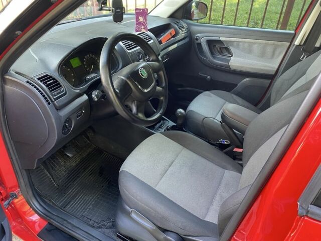 Червоний Шкода Фабія, об'ємом двигуна 1.2 л та пробігом 220 тис. км за 3999 $, фото 17 на Automoto.ua