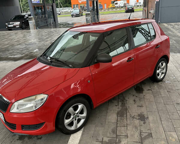 Красный Шкода Фабия, объемом двигателя 1.6 л и пробегом 309 тыс. км за 6100 $, фото 16 на Automoto.ua