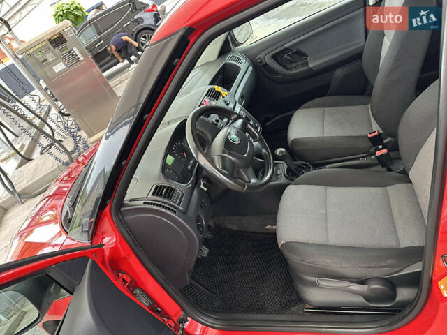 Красный Шкода Фабия, объемом двигателя 1.6 л и пробегом 309 тыс. км за 6100 $, фото 20 на Automoto.ua