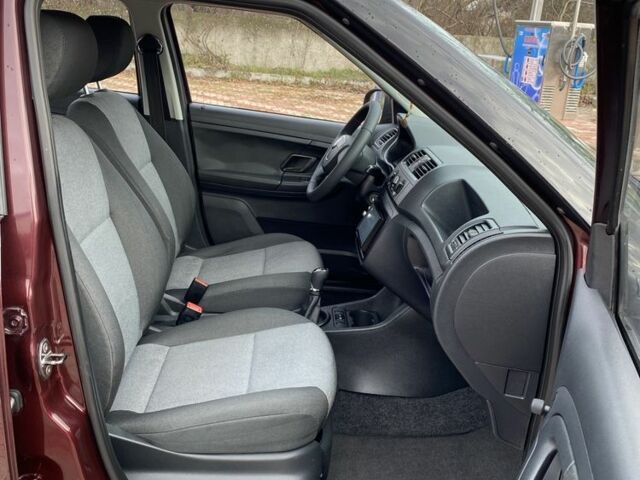 Червоний Шкода Фабія, об'ємом двигуна 1.2 л та пробігом 143 тис. км за 5500 $, фото 8 на Automoto.ua