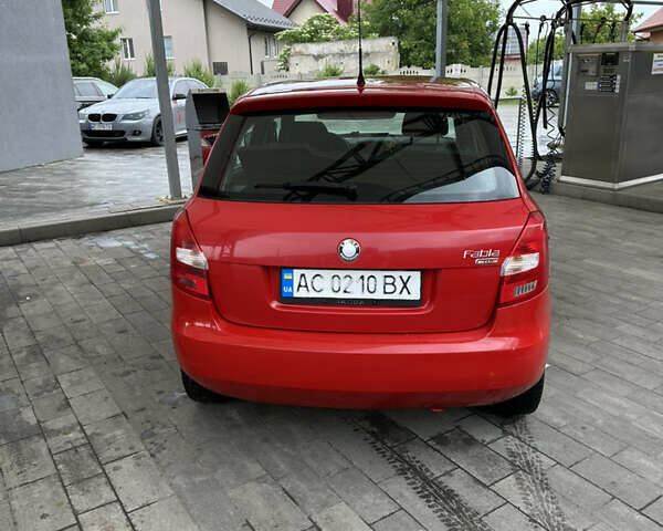 Красный Шкода Фабия, объемом двигателя 1.6 л и пробегом 309 тыс. км за 6100 $, фото 11 на Automoto.ua