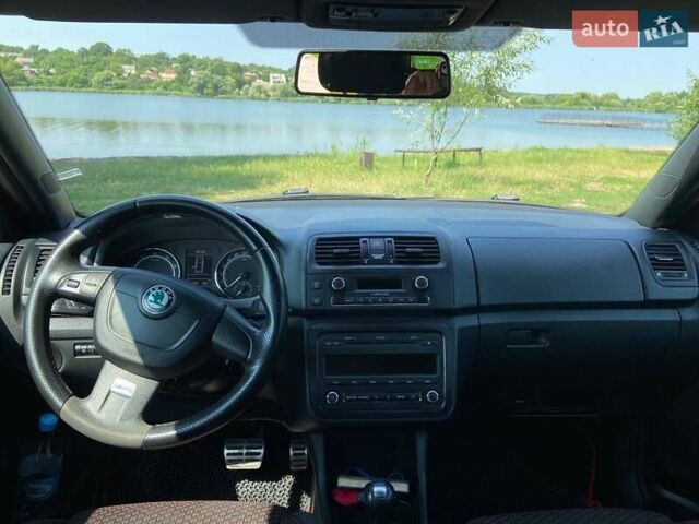 Червоний Шкода Фабія, об'ємом двигуна 1.39 л та пробігом 234 тис. км за 8700 $, фото 3 на Automoto.ua