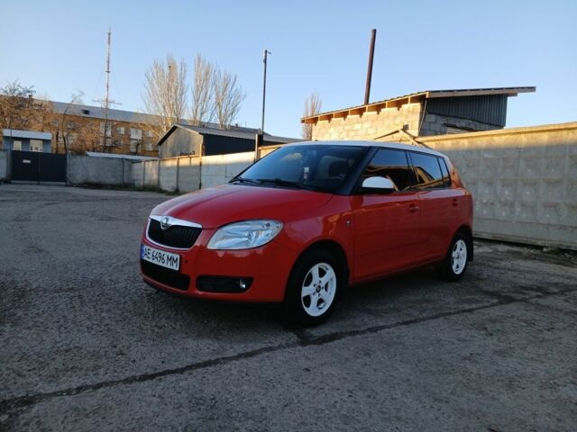 Красный Шкода Фабия, объемом двигателя 1.4 л и пробегом 176 тыс. км за 6000 $, фото 2 на Automoto.ua