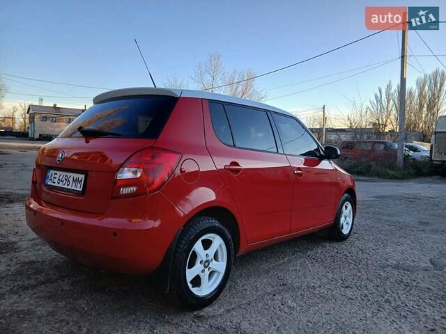 Красный Шкода Фабия, объемом двигателя 1.39 л и пробегом 176 тыс. км за 5600 $, фото 3 на Automoto.ua