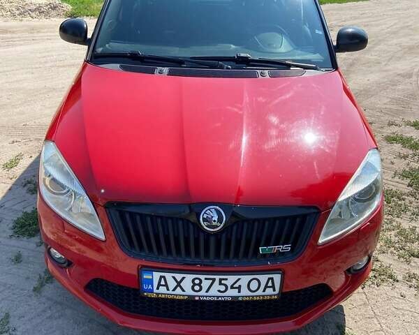Червоний Шкода Фабія, об'ємом двигуна 1.39 л та пробігом 234 тис. км за 8700 $, фото 5 на Automoto.ua