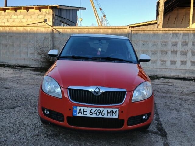 Красный Шкода Фабия, объемом двигателя 1.4 л и пробегом 176 тыс. км за 6000 $, фото 1 на Automoto.ua