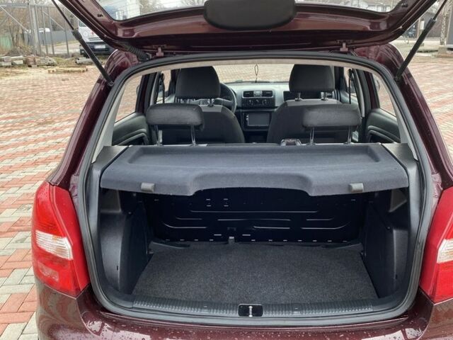 Червоний Шкода Фабія, об'ємом двигуна 1.2 л та пробігом 143 тис. км за 5500 $, фото 5 на Automoto.ua