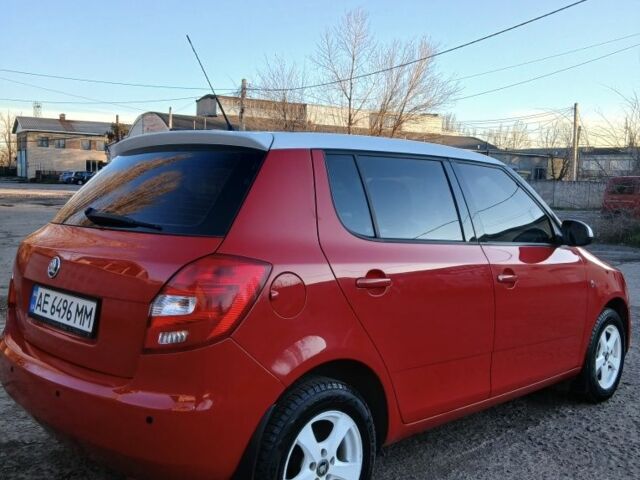 Красный Шкода Фабия, объемом двигателя 1.4 л и пробегом 176 тыс. км за 6000 $, фото 5 на Automoto.ua