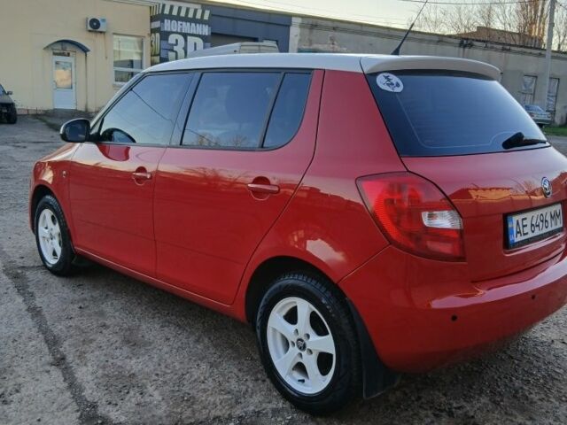 Красный Шкода Фабия, объемом двигателя 1.4 л и пробегом 176 тыс. км за 6000 $, фото 4 на Automoto.ua