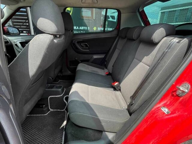 Красный Шкода Фабия, объемом двигателя 1.6 л и пробегом 218 тыс. км за 5500 $, фото 14 на Automoto.ua