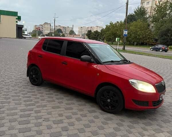 Шкода Фабія 2011 у Хмельницькому на Automoto.ua Червоний Шкода Фабія, об'ємом двигуна 1.2 л та пробігом 280 тис. км за 4800 $, фото 2 на Automoto.ua