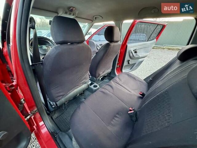 Червоний Шкода Фабія, об'ємом двигуна 1.2 л та пробігом 304 тис. км за 3999 $, фото 24 на Automoto.ua