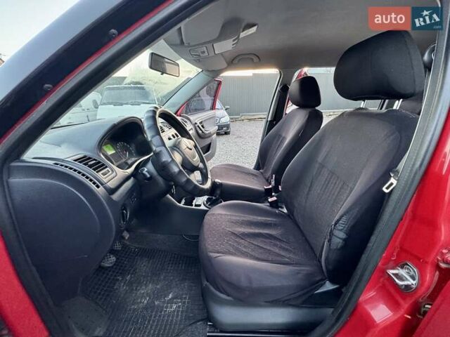 Червоний Шкода Фабія, об'ємом двигуна 1.2 л та пробігом 304 тис. км за 3999 $, фото 17 на Automoto.ua