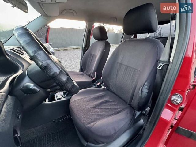Червоний Шкода Фабія, об'ємом двигуна 1.2 л та пробігом 304 тис. км за 3999 $, фото 16 на Automoto.ua