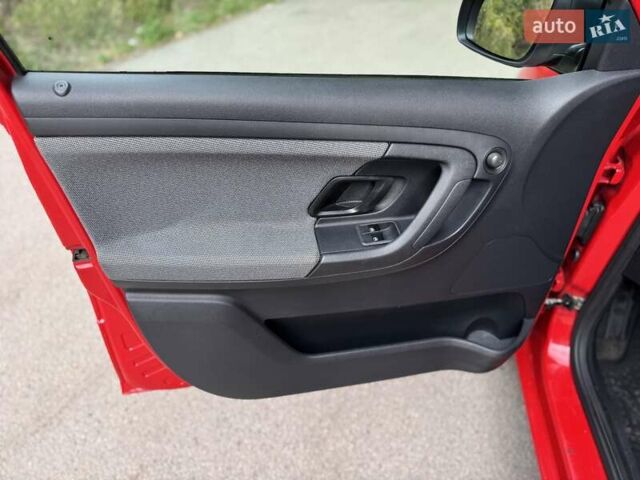 Шкода Фабия 2011 в Днепре (Днепропетровске) на Automoto.ua Красный Шкода Фабия, объемом двигателя 1.6 л и пробегом 199 тыс. км за 4999 $, фото 17 на Automoto.ua