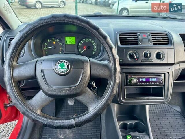 Червоний Шкода Фабія, об'ємом двигуна 1.2 л та пробігом 304 тис. км за 3999 $, фото 35 на Automoto.ua