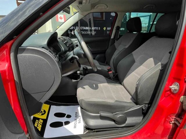 Красный Шкода Фабия, объемом двигателя 1.6 л и пробегом 218 тыс. км за 5500 $, фото 9 на Automoto.ua