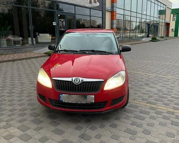 Шкода Фабія 2011 у Хмельницькому на Automoto.ua Червоний Шкода Фабія, об'ємом двигуна 1.2 л та пробігом 280 тис. км за 4800 $, фото 3 на Automoto.ua