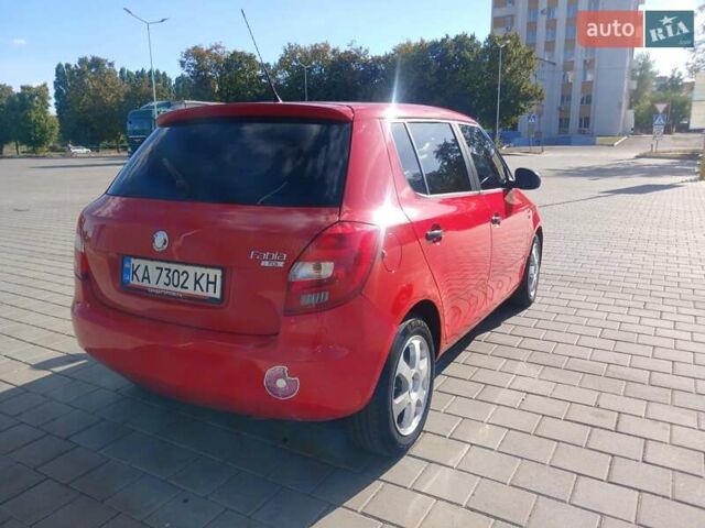 Красный Шкода Фабия, объемом двигателя 1.6 л и пробегом 226 тыс. км за 4999 $, фото 9 на Automoto.ua