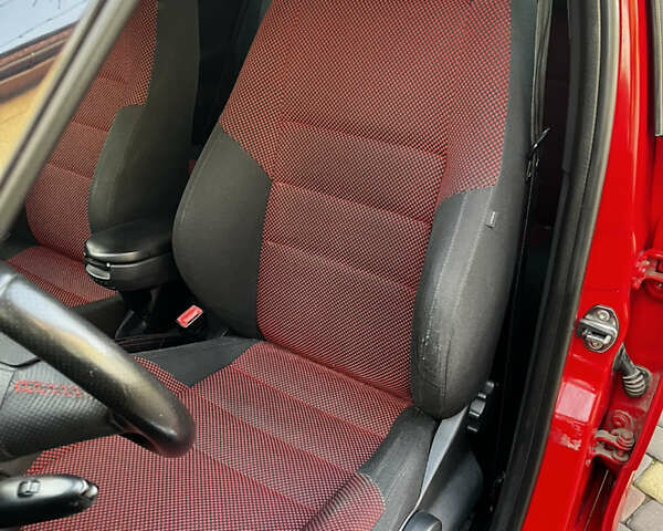 Красный Шкода Фабия, объемом двигателя 1.6 л и пробегом 254 тыс. км за 7199 $, фото 20 на Automoto.ua
