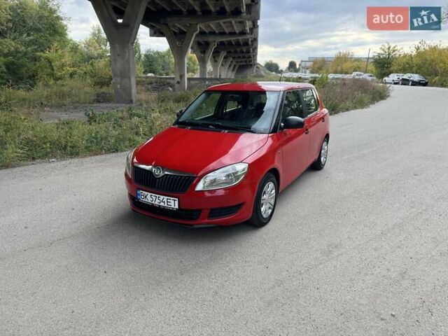 Шкода Фабия 2011 в Днепре (Днепропетровске) на Automoto.ua Красный Шкода Фабия, объемом двигателя 1.6 л и пробегом 199 тыс. км за 4999 $, фото 13 на Automoto.ua