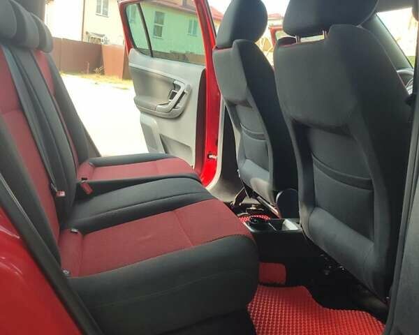 Красный Шкода Фабия, объемом двигателя 1.2 л и пробегом 170 тыс. км за 5600 $, фото 7 на Automoto.ua