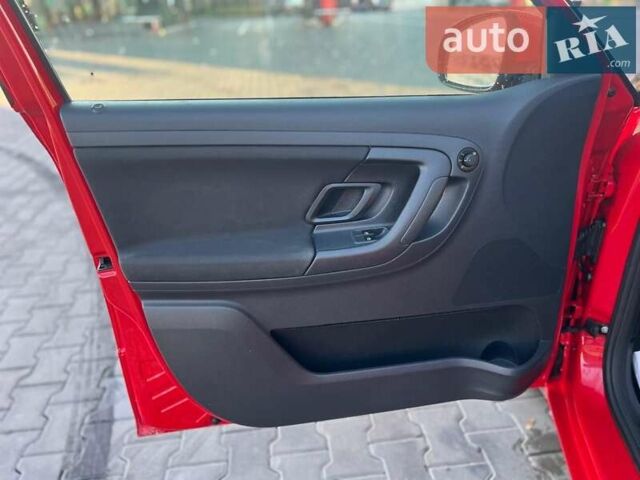 Красный Шкода Фабия, объемом двигателя 1.2 л и пробегом 210 тыс. км за 5700 $, фото 10 на Automoto.ua
