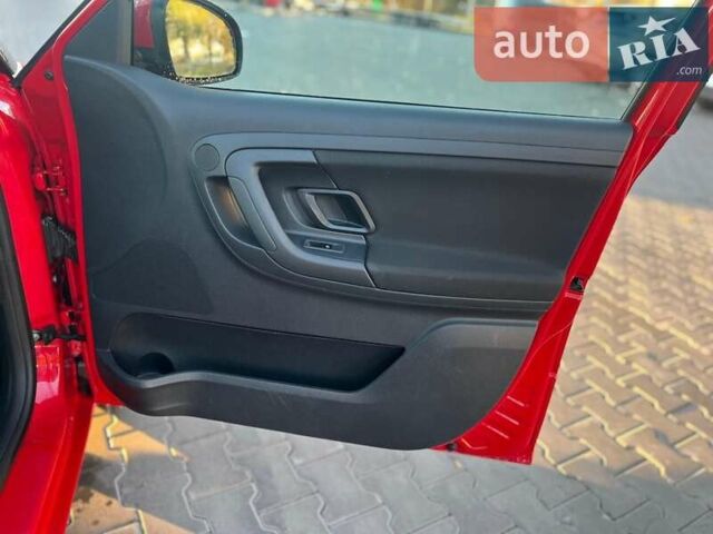 Красный Шкода Фабия, объемом двигателя 1.2 л и пробегом 210 тыс. км за 5700 $, фото 16 на Automoto.ua
