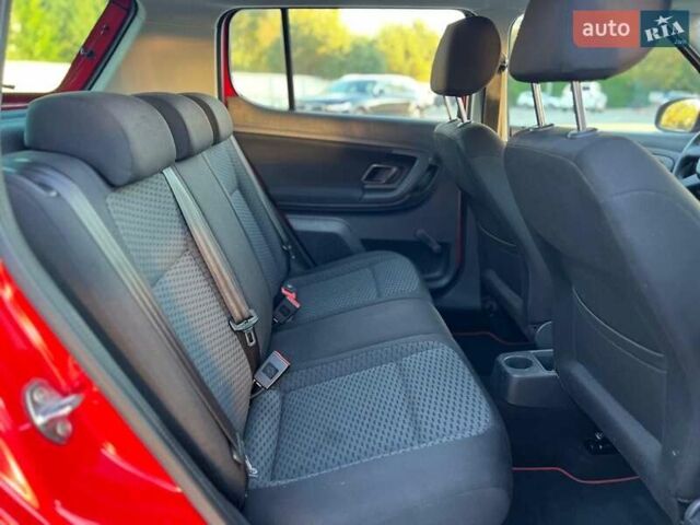 Красный Шкода Фабия, объемом двигателя 1.2 л и пробегом 211 тыс. км за 5400 $, фото 16 на Automoto.ua