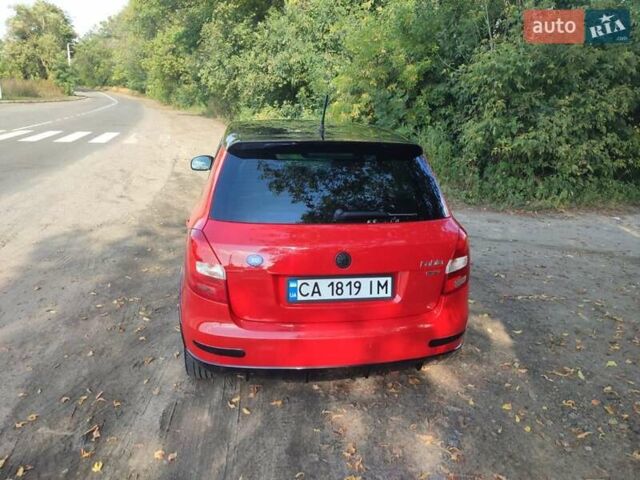 Красный Шкода Фабия, объемом двигателя 1.2 л и пробегом 170 тыс. км за 5600 $, фото 1 на Automoto.ua