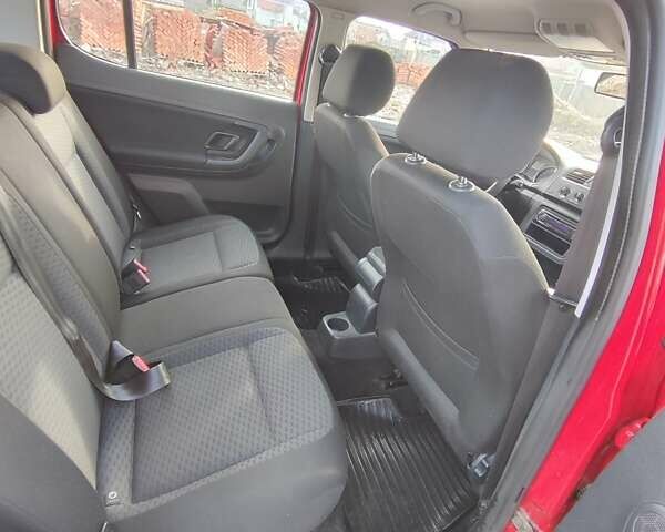 Красный Шкода Фабия, объемом двигателя 1.39 л и пробегом 250 тыс. км за 5900 $, фото 4 на Automoto.ua