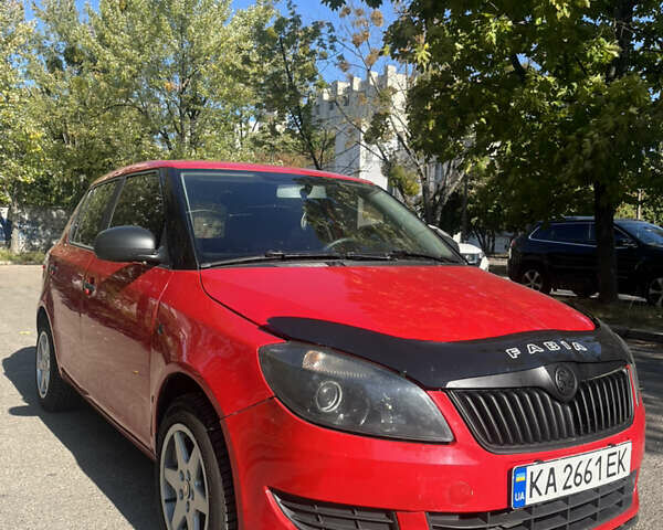 Красный Шкода Фабия, объемом двигателя 1.2 л и пробегом 280 тыс. км за 4150 $, фото 5 на Automoto.ua