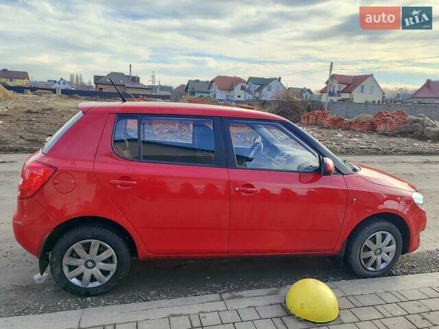 Красный Шкода Фабия, объемом двигателя 1.39 л и пробегом 250 тыс. км за 5900 $, фото 6 на Automoto.ua