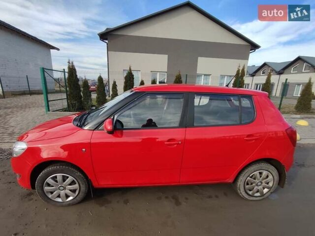 Красный Шкода Фабия, объемом двигателя 1.39 л и пробегом 250 тыс. км за 5900 $, фото 1 на Automoto.ua