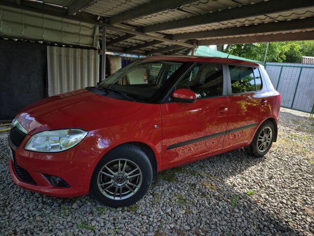 Красный Шкода Фабия, объемом двигателя 1.6 л и пробегом 158 тыс. км за 7000 $, фото 3 на Automoto.ua