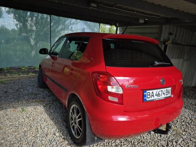 Красный Шкода Фабия, объемом двигателя 1.6 л и пробегом 158 тыс. км за 7000 $, фото 2 на Automoto.ua