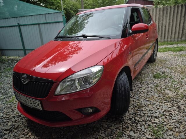 Красный Шкода Фабия, объемом двигателя 1.6 л и пробегом 158 тыс. км за 7000 $, фото 1 на Automoto.ua