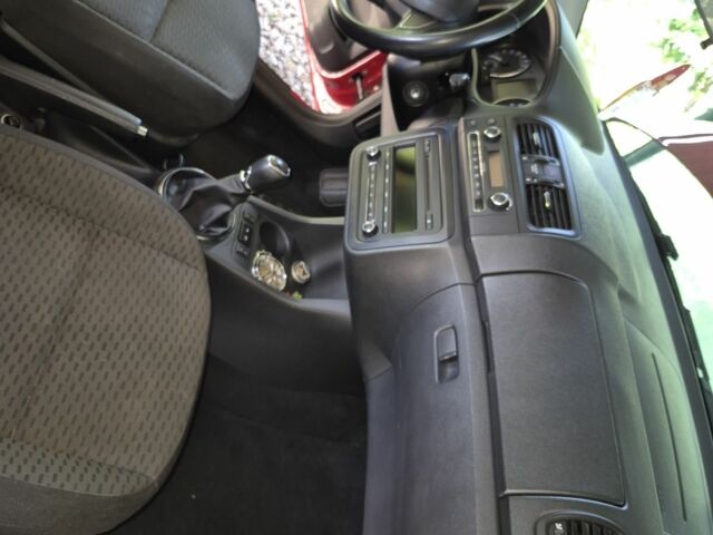 Красный Шкода Фабия, объемом двигателя 1.6 л и пробегом 158 тыс. км за 7000 $, фото 6 на Automoto.ua