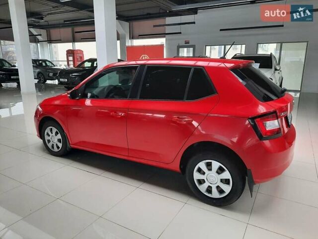 Красный Шкода Фабия, объемом двигателя 1.2 л и пробегом 107 тыс. км за 7490 $, фото 5 на Automoto.ua