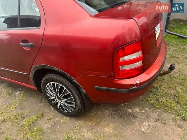 Червоний Шкода Фабія, об'ємом двигуна 1.4 л та пробігом 230 тис. км за 3100 $, фото 6 на Automoto.ua
