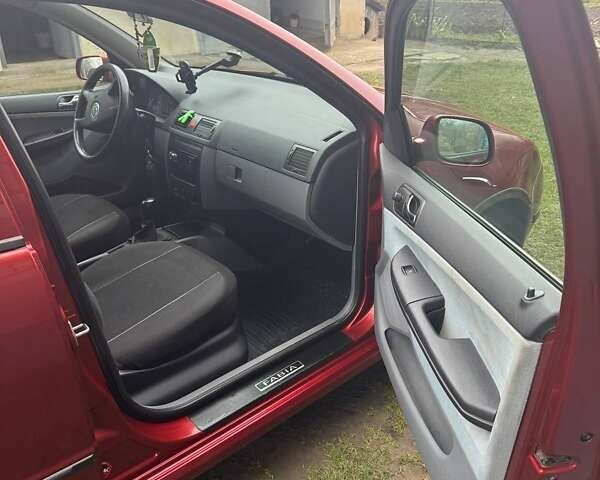 Червоний Шкода Фабія, об'ємом двигуна 1.4 л та пробігом 230 тис. км за 3100 $, фото 14 на Automoto.ua