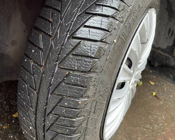 Красный Шкода Фабия, объемом двигателя 1.2 л и пробегом 300 тыс. км за 2100 $, фото 5 на Automoto.ua