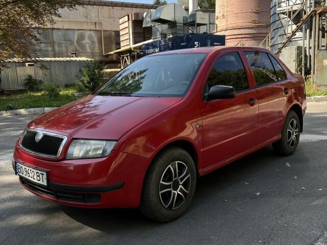 Красный Шкода Фабия, объемом двигателя 1.2 л и пробегом 219 тыс. км за 2900 $, фото 7 на Automoto.ua