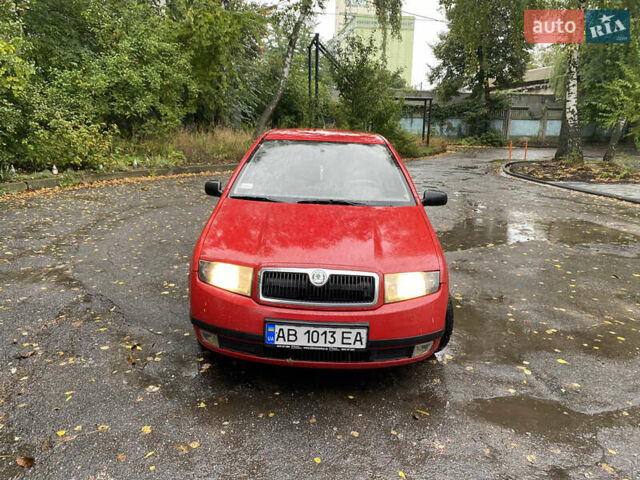 Красный Шкода Фабия, объемом двигателя 1.2 л и пробегом 300 тыс. км за 2100 $, фото 1 на Automoto.ua