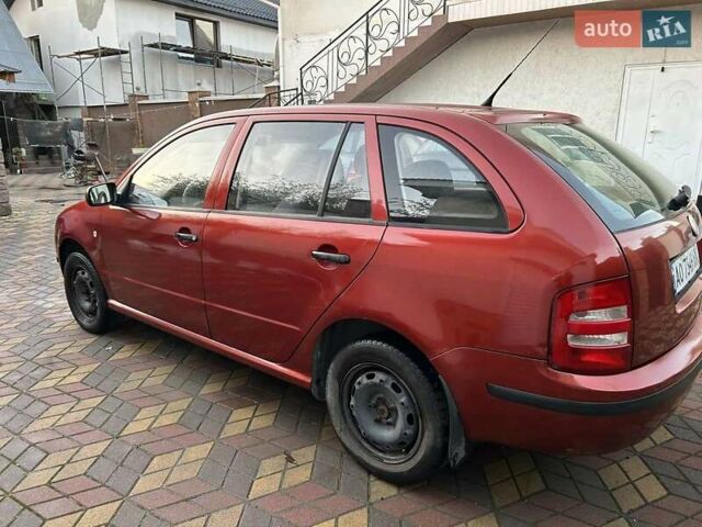 Червоний Шкода Фабія, об'ємом двигуна 1.4 л та пробігом 200 тис. км за 2850 $, фото 1 на Automoto.ua