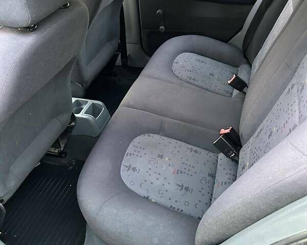 Червоний Шкода Фабія, об'ємом двигуна 1.4 л та пробігом 200 тис. км за 2850 $, фото 6 на Automoto.ua