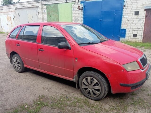 Красный Шкода Фабия, объемом двигателя 1.4 л и пробегом 300 тыс. км за 3000 $, фото 1 на Automoto.ua