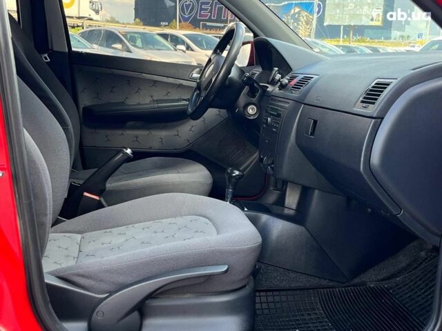 Червоний Шкода Фабія, об'ємом двигуна 1.4 л та пробігом 282 тис. км за 4890 $, фото 17 на Automoto.ua