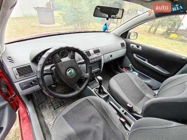 Червоний Шкода Фабія, об'ємом двигуна 1.2 л та пробігом 256 тис. км за 3200 $, фото 3 на Automoto.ua