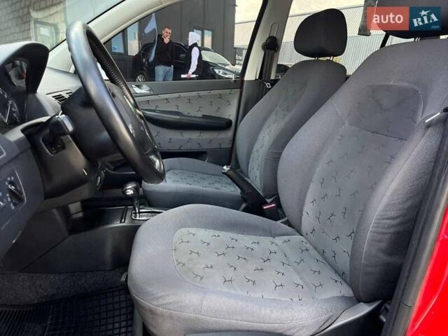 Красный Шкода Фабия, объемом двигателя 1.4 л и пробегом 282 тыс. км за 4890 $, фото 35 на Automoto.ua